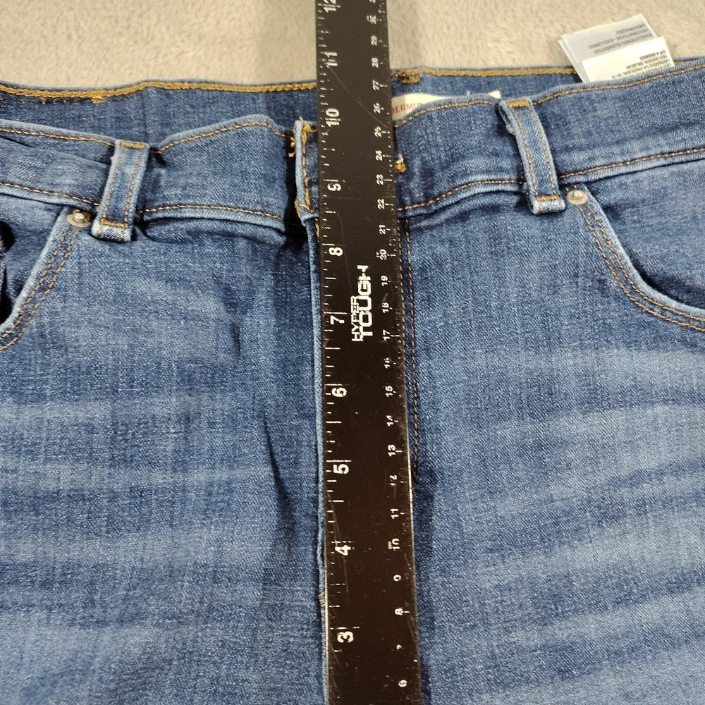 Levis Bermuda Jean Shorts Ladies 32/11 Blue Denim Outdoor Stretch Comfort Garden